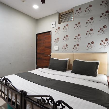 Hotel Sai Inn, Ahmedabad Airport ภายนอก รูปภาพ