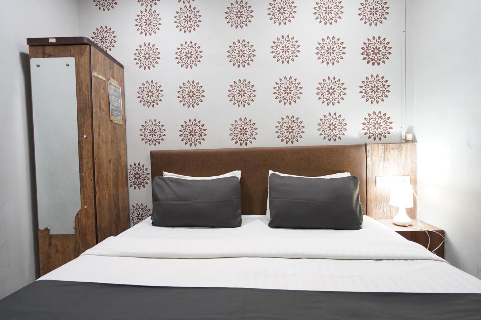Hotel Sai Inn, Ahmedabad Airport ภายนอก รูปภาพ