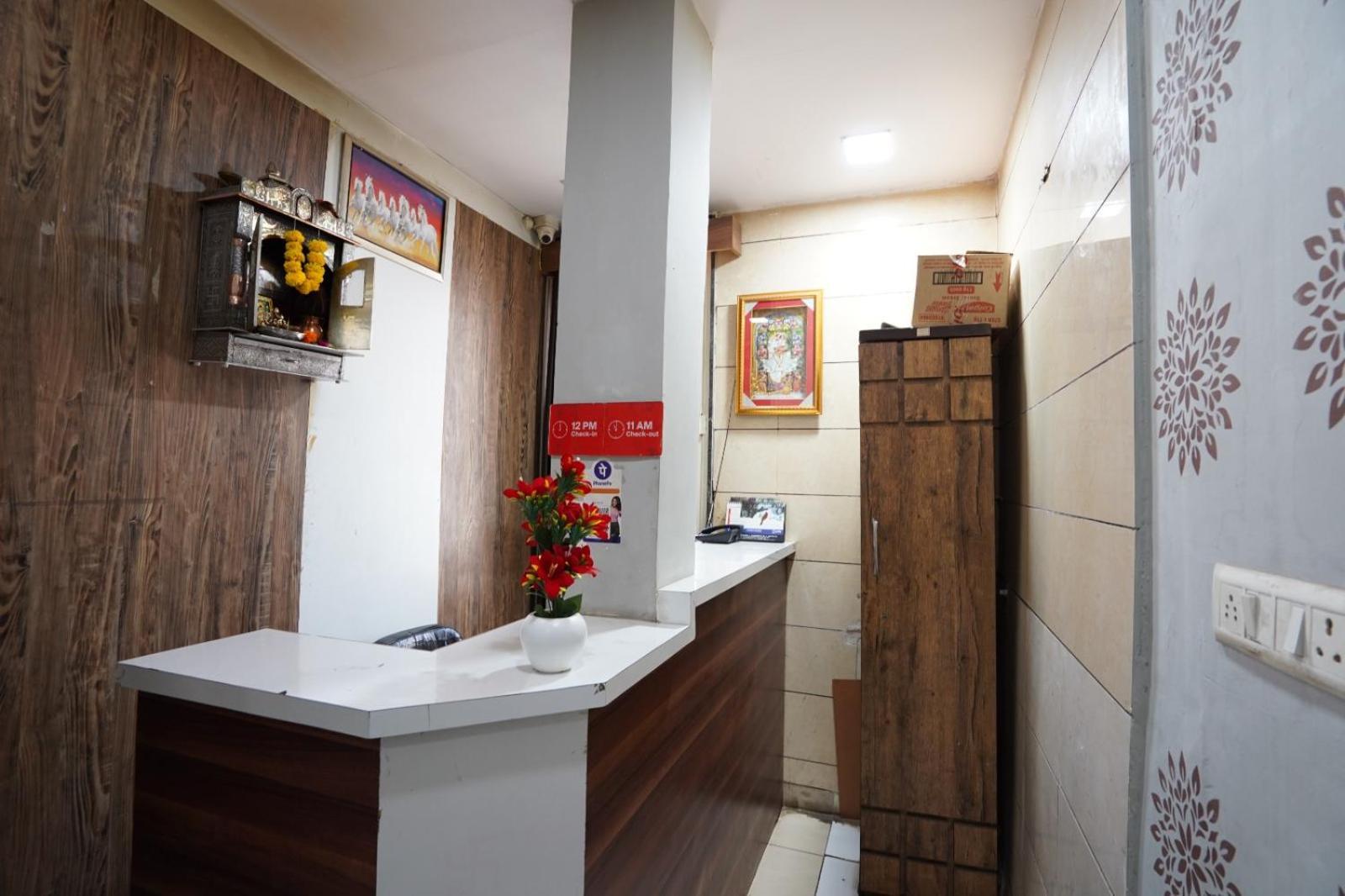Hotel Sai Inn, Ahmedabad Airport ภายนอก รูปภาพ